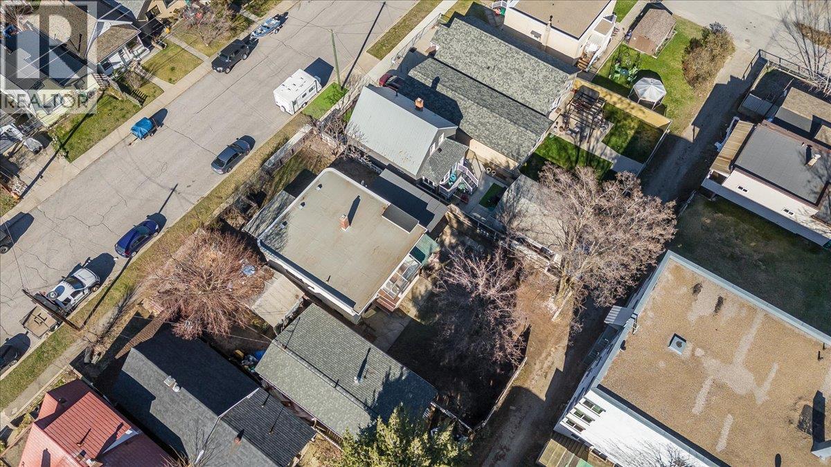 2172 Second Avenue, Trail, British Columbia  V1N 1N5 - Photo 33 - 10382870