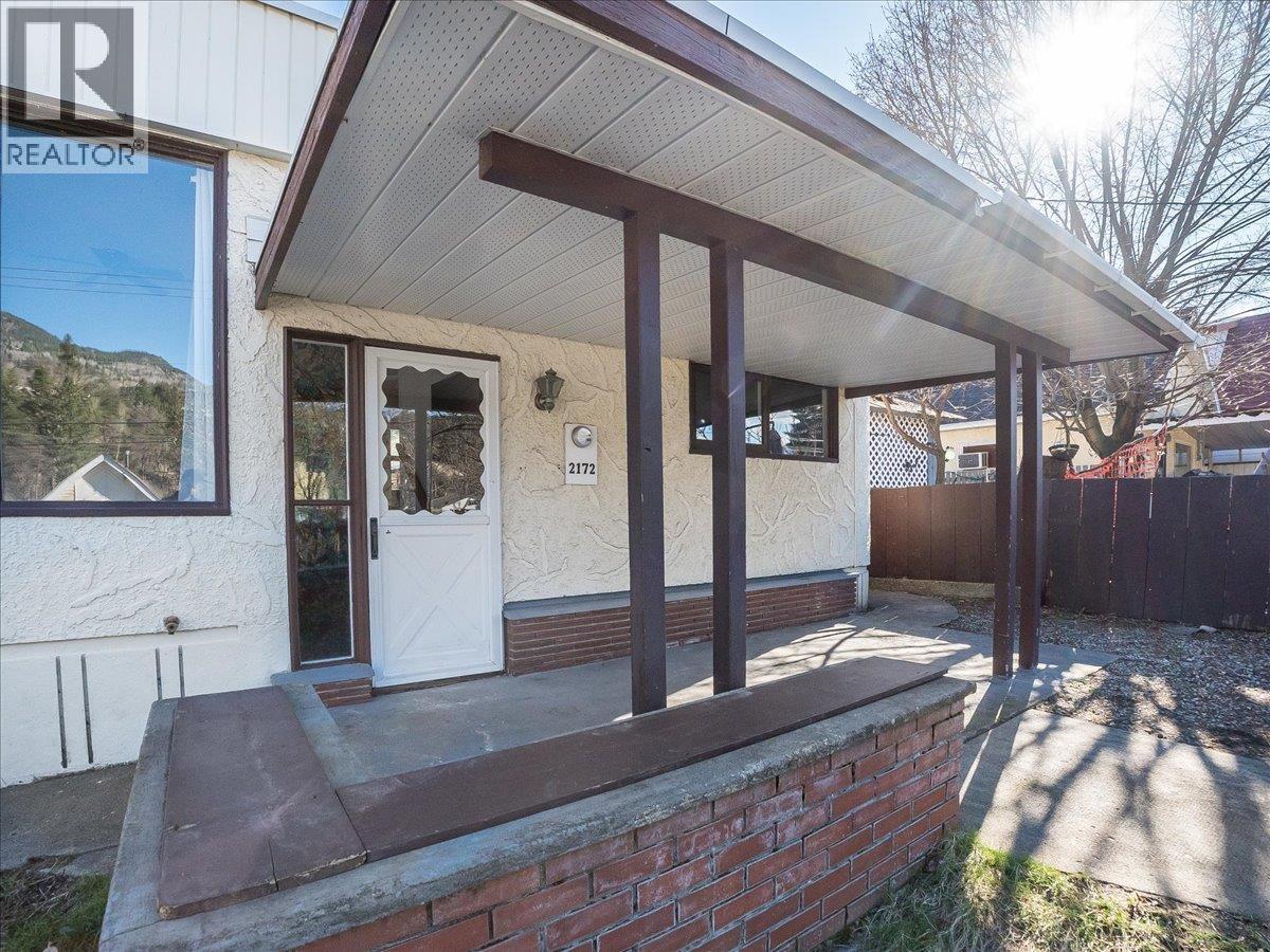 2172 Second Avenue, Trail, British Columbia  V1N 1N5 - Photo 34 - 10382870