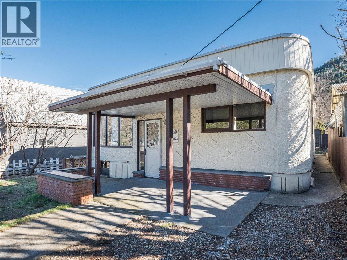 2172 Second Avenue, Trail, British Columbia  V1N 1N5 - Photo 40 - 10382870