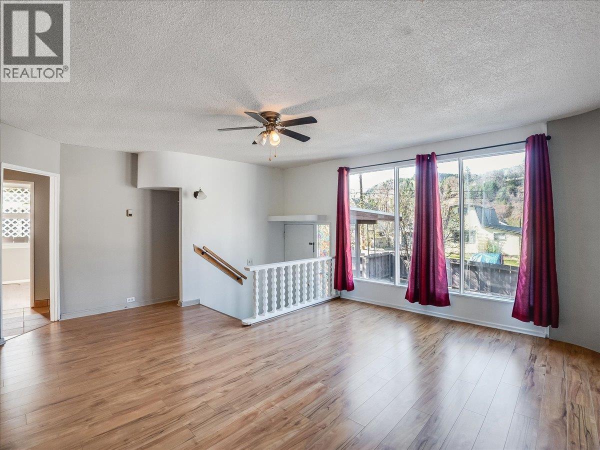 2172 Second Avenue, Trail, British Columbia  V1N 1N5 - Photo 8 - 10382870