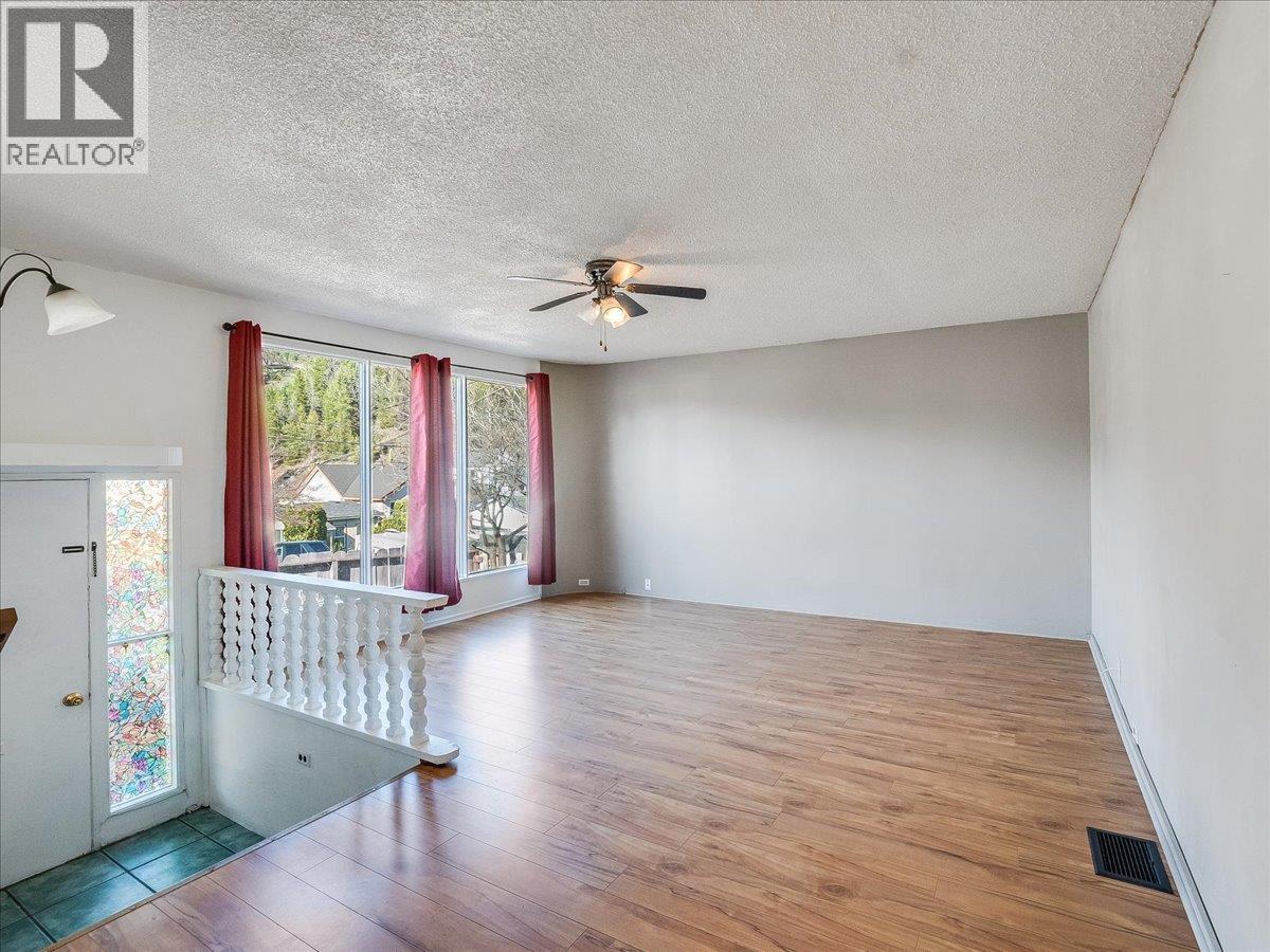 2172 Second Avenue, Trail, British Columbia  V1N 1N5 - Photo 9 - 10382870