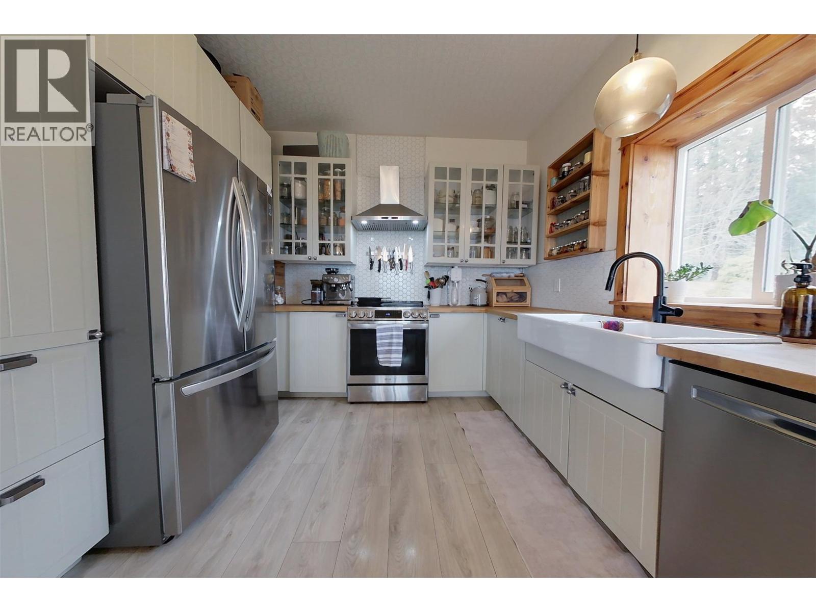 1017 Simmons Road, Creston, British Columbia  V0B 1G7 - Photo 12 - 10382910