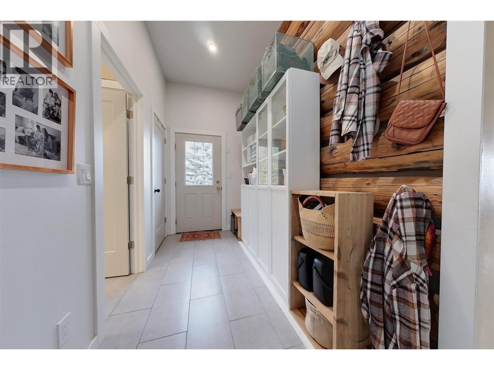 1017 Simmons Road, Creston, British Columbia  V0B 1G7 - Photo 17 - 10382910