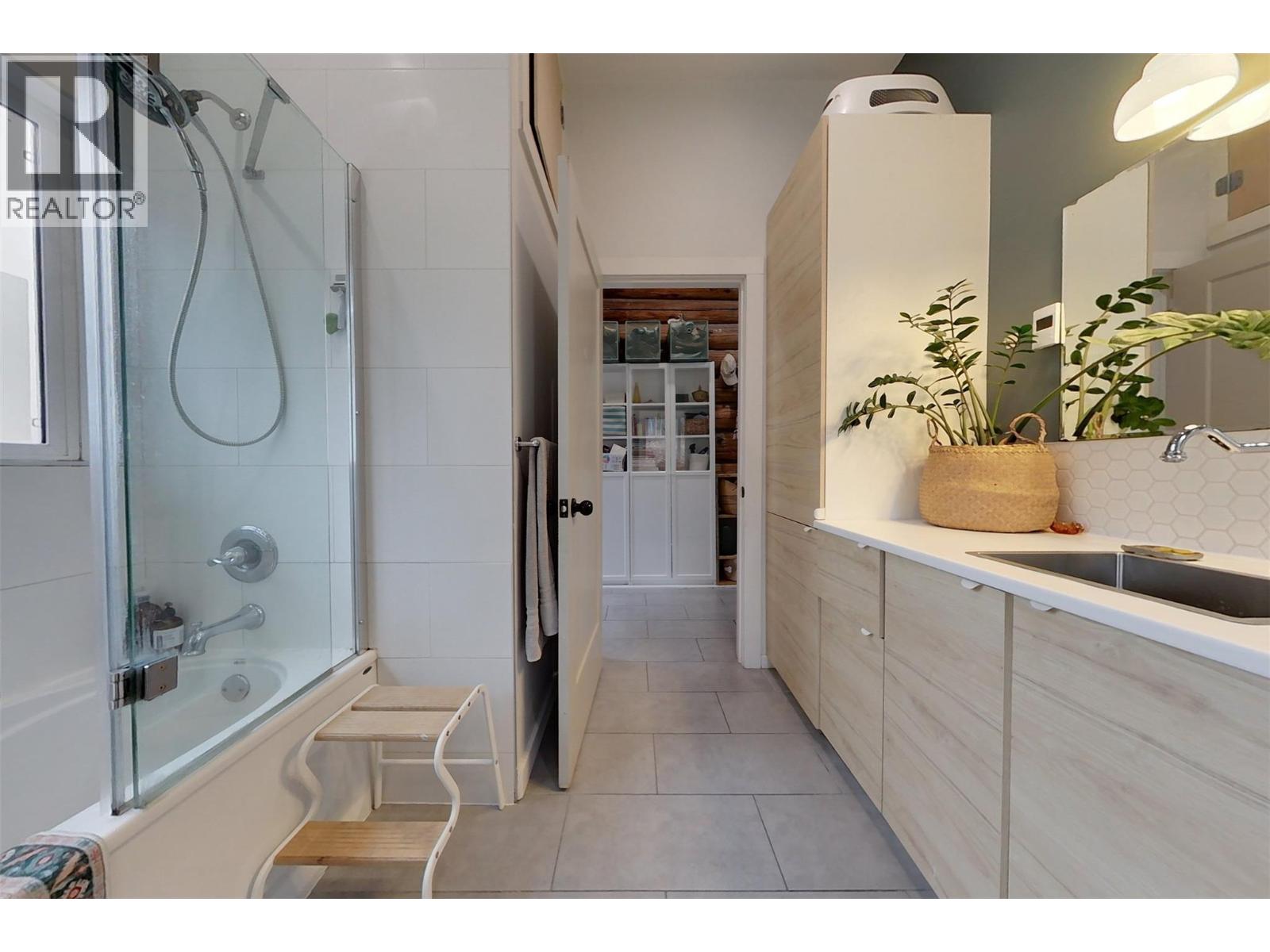 1017 Simmons Road, Creston, British Columbia  V0B 1G7 - Photo 20 - 10382910