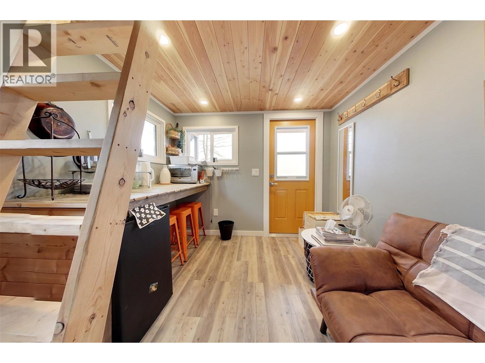 1017 Simmons Road, Creston, British Columbia  V0B 1G7 - Photo 37 - 10382910