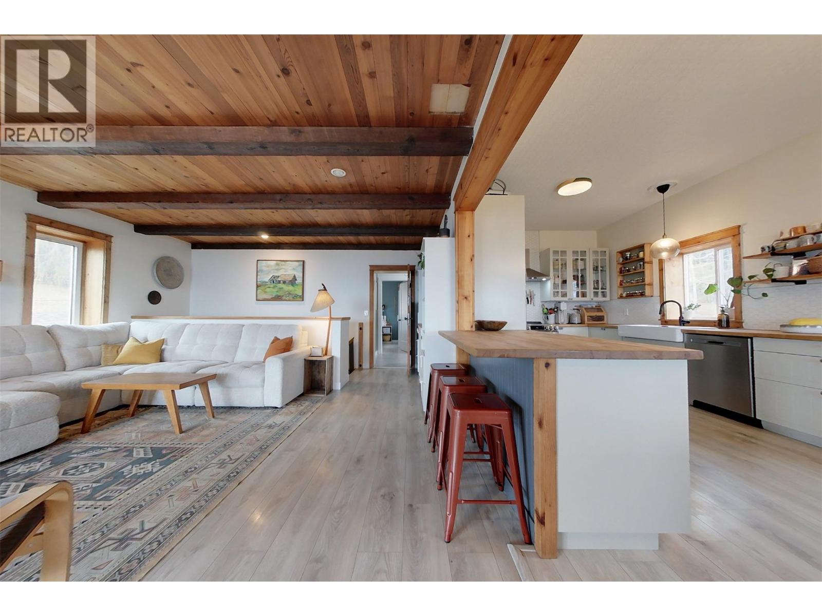 1017 Simmons Road, Creston, British Columbia  V0B 1G7 - Photo 6 - 10382910