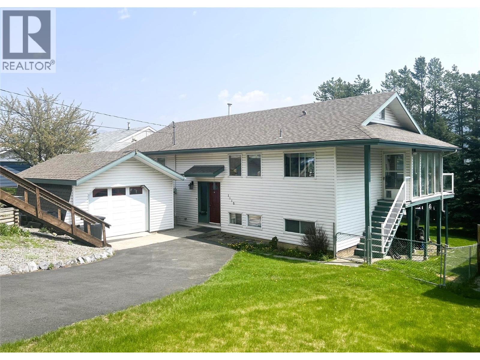 1110 Ash Crescent, Elkford, British Columbia  V0B 1H0 - Photo 1 - 10382744