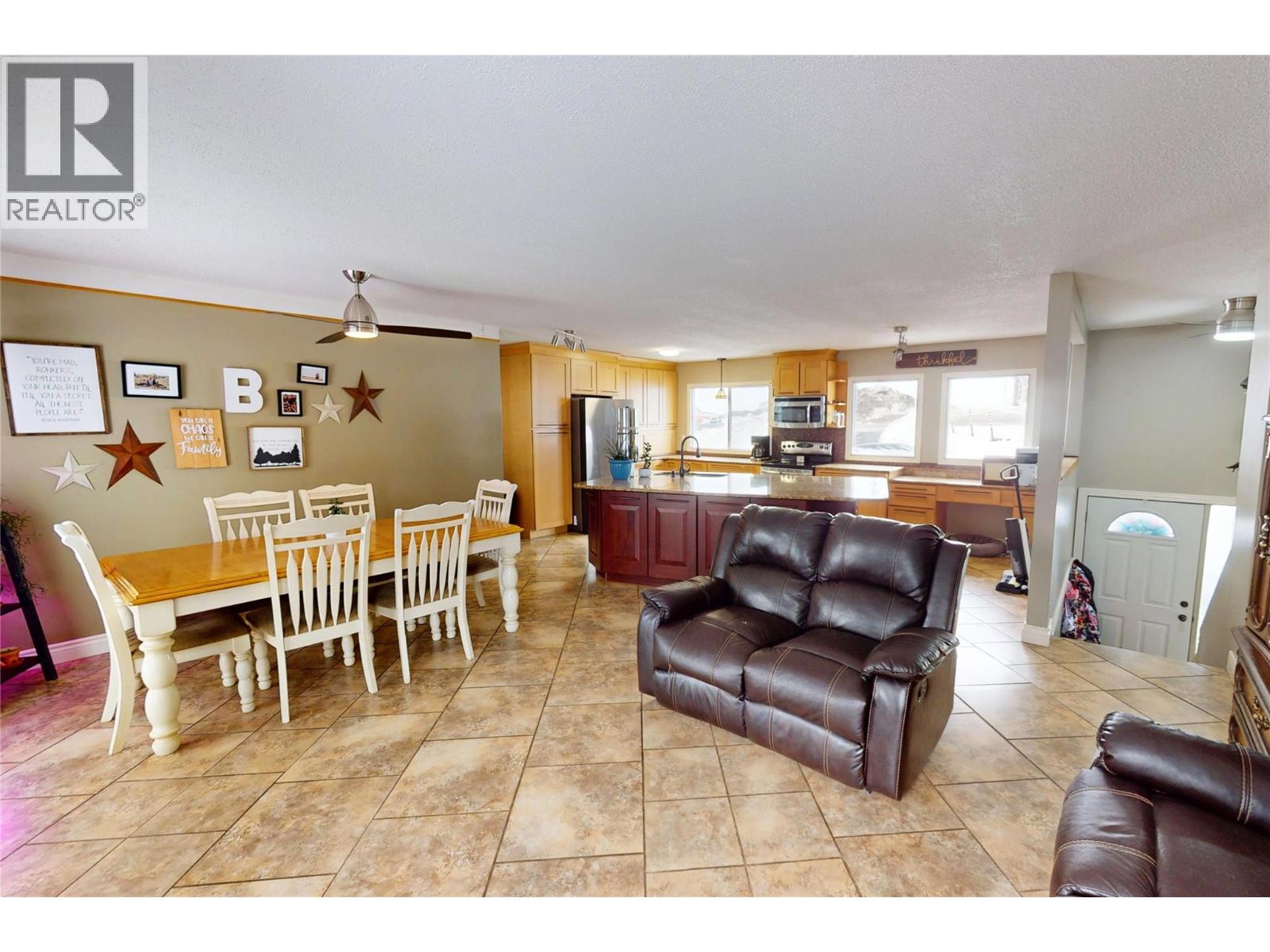 1110 Ash Crescent, Elkford, British Columbia  V0B 1H0 - Photo 10 - 10382744