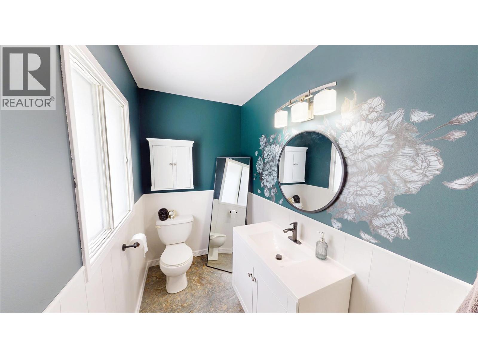 1110 Ash Crescent, Elkford, British Columbia  V0B 1H0 - Photo 18 - 10382744