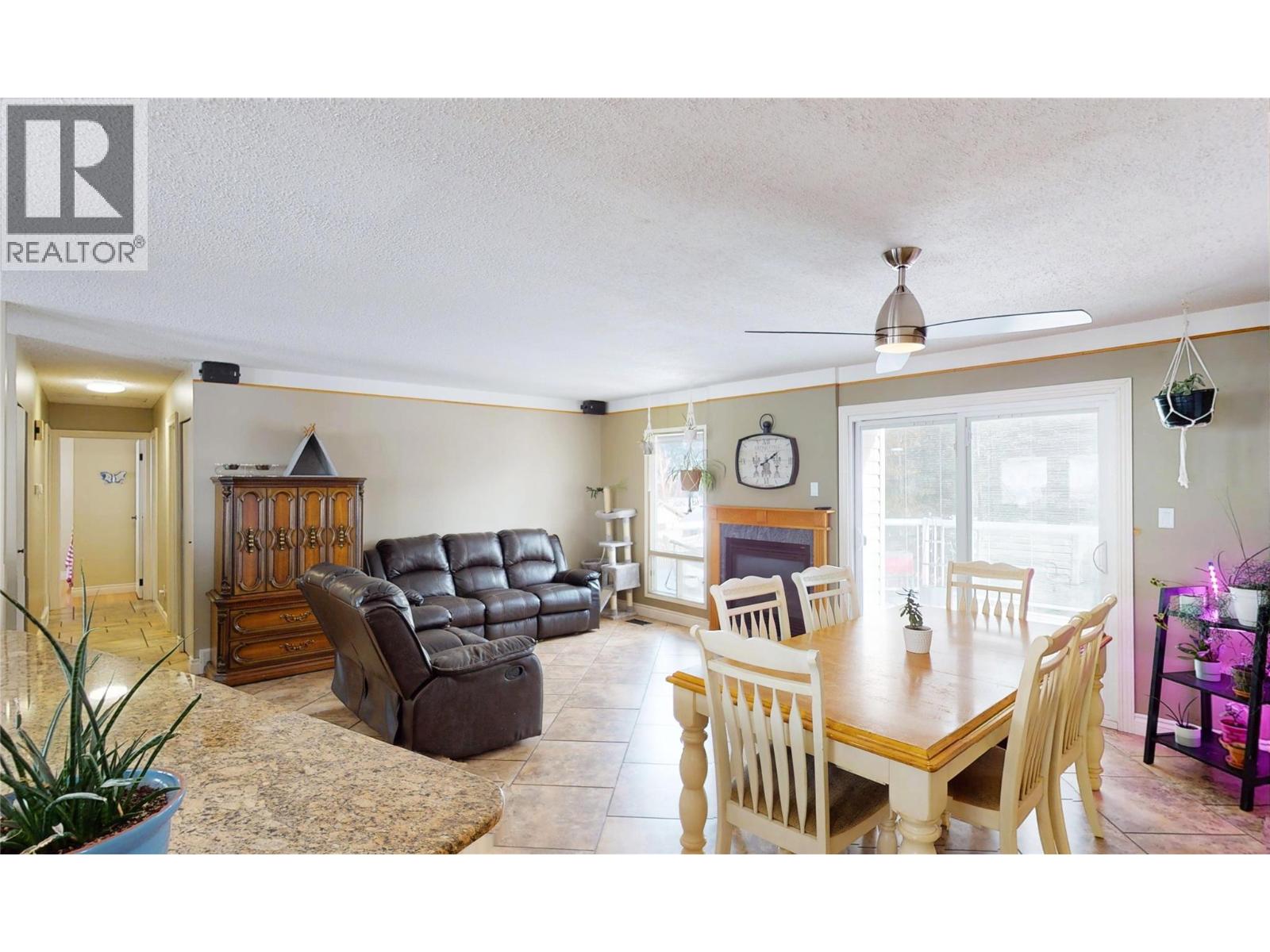 1110 Ash Crescent, Elkford, British Columbia  V0B 1H0 - Photo 8 - 10382744