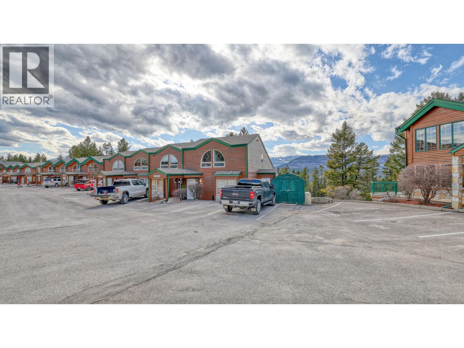 5155 Fairway Drive Unit# 301, Fairmont Hot Springs, British Columbia  V0B 1L0 - Photo 2 - 10382422