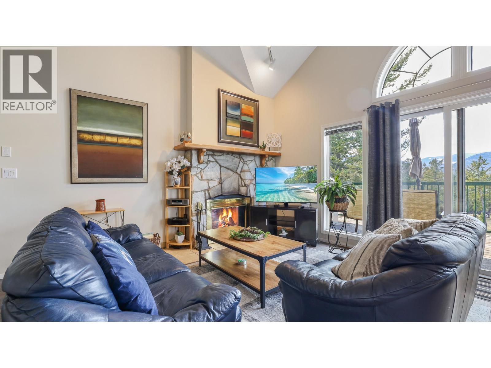 5155 Fairway Drive Unit# 301, Fairmont Hot Springs, British Columbia  V0B 1L0 - Photo 3 - 10382422