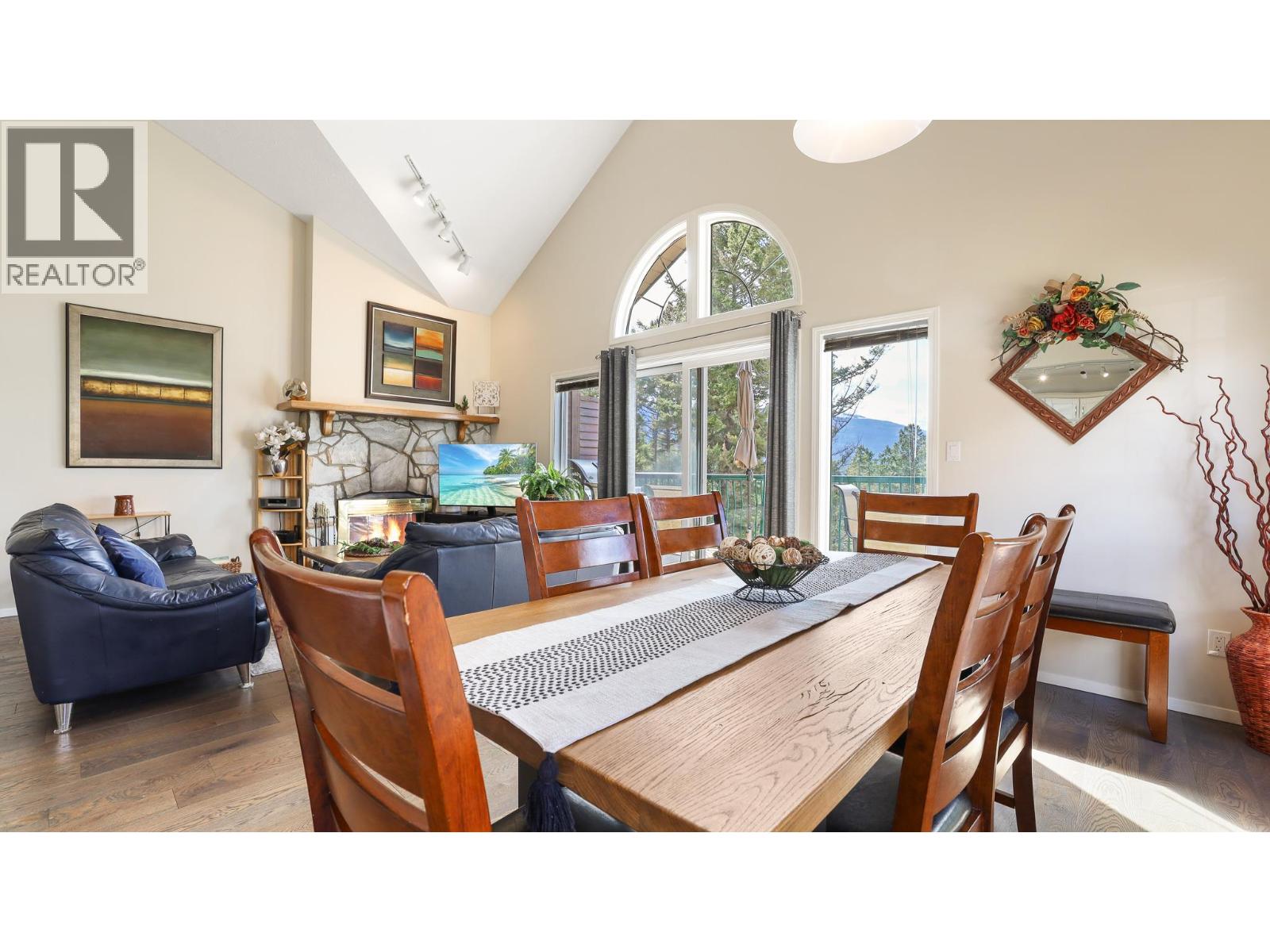 5155 Fairway Drive Unit# 301, Fairmont Hot Springs, British Columbia  V0B 1L0 - Photo 4 - 10382422