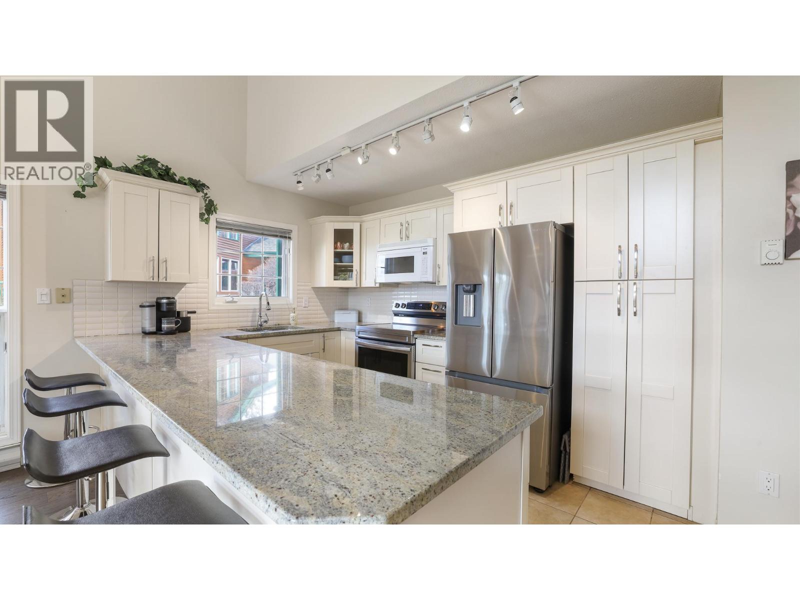 5155 Fairway Drive Unit# 301, Fairmont Hot Springs, British Columbia  V0B 1L0 - Photo 7 - 10382422