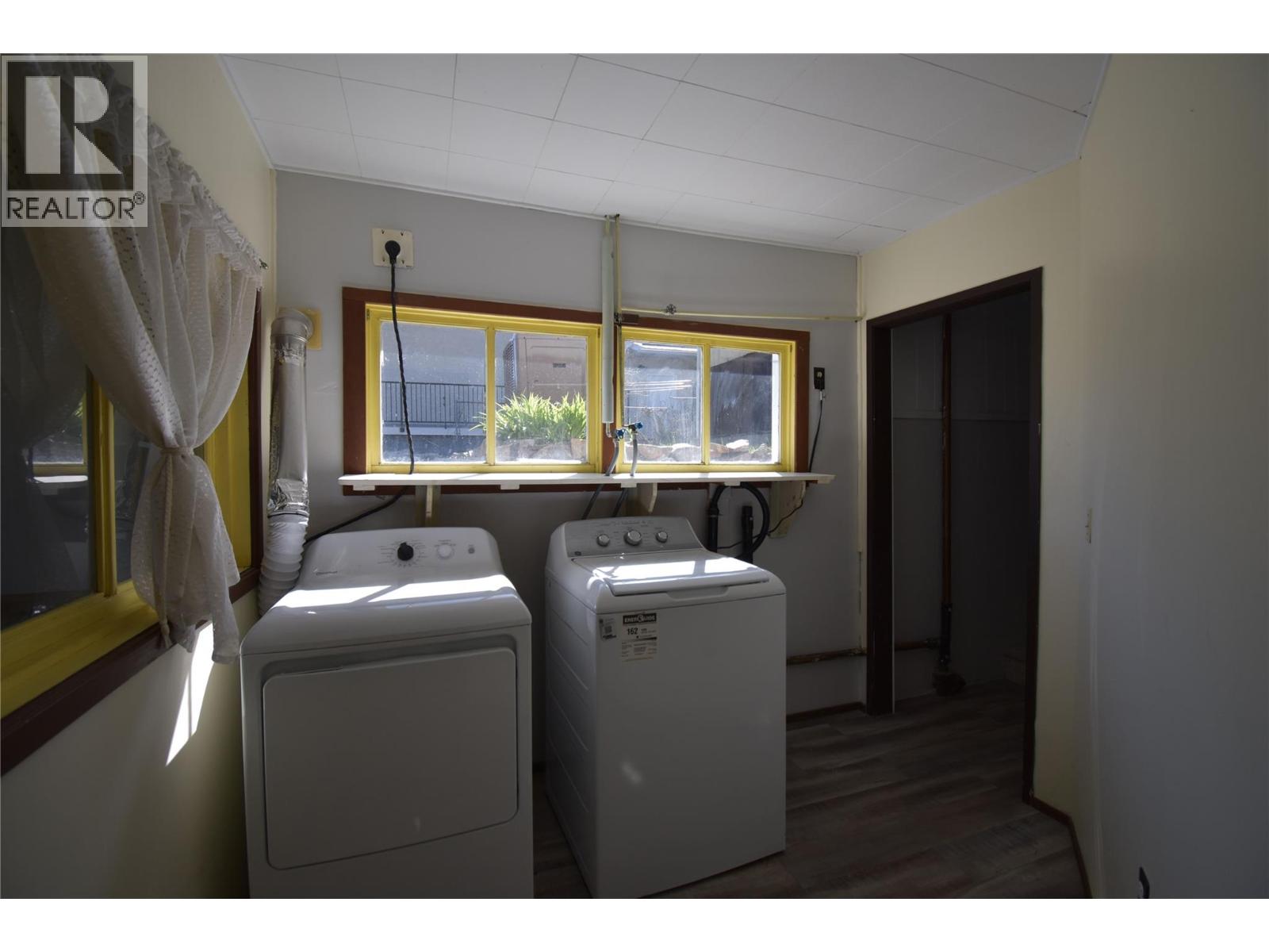 3605 9th Avenue, Castlegar, British Columbia  V1N 2Z6 - Photo 11 - 10382568