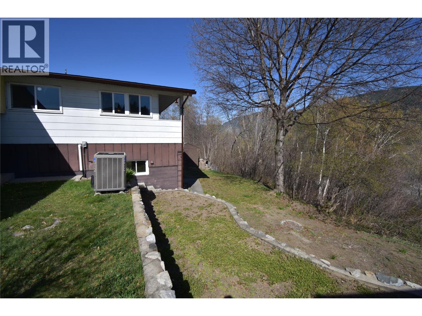 3605 9th Avenue, Castlegar, British Columbia  V1N 2Z6 - Photo 20 - 10382568