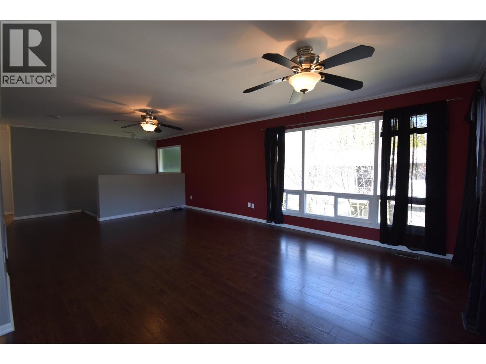 3605 9th Avenue, Castlegar, British Columbia  V1N 2Z6 - Photo 3 - 10382568