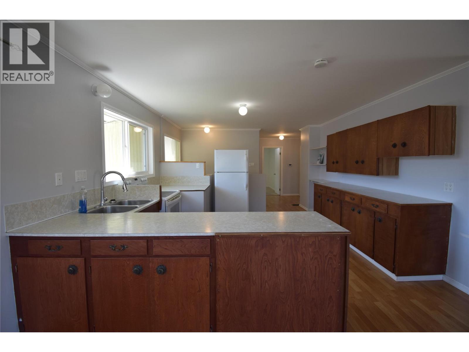 3605 9th Avenue, Castlegar, British Columbia  V1N 2Z6 - Photo 6 - 10382568