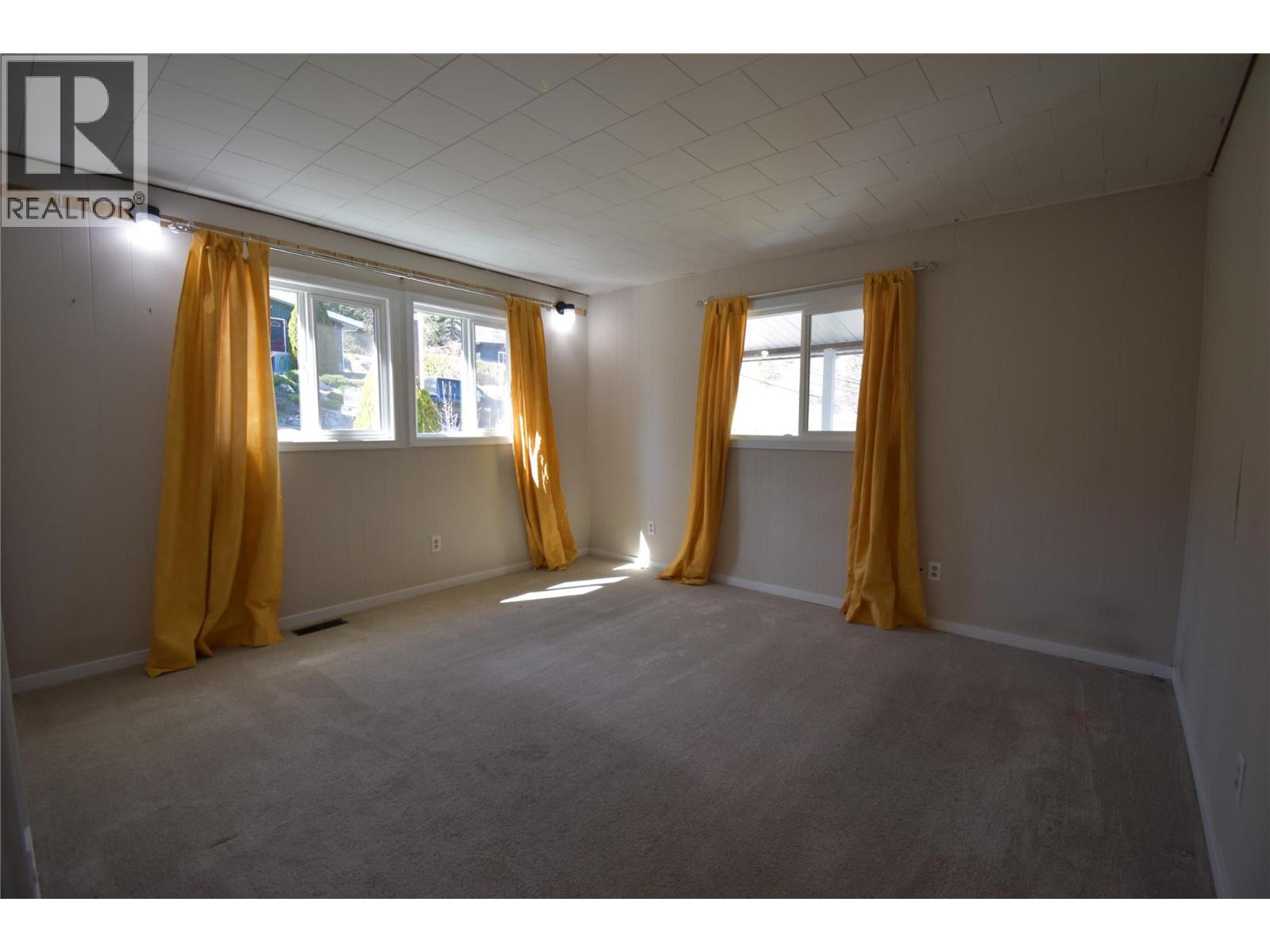 3605 9th Avenue, Castlegar, British Columbia  V1N 2Z6 - Photo 8 - 10382568