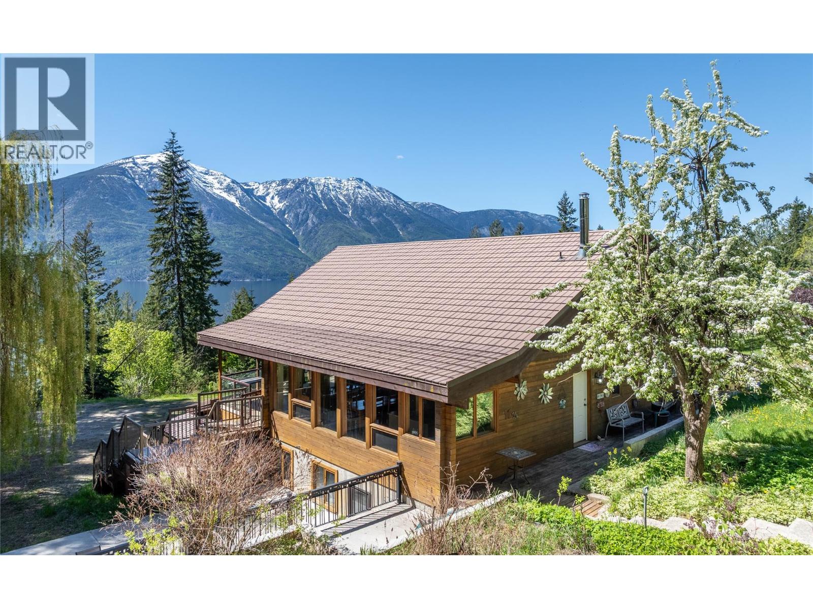 12437 Boswell Road, Boswell, British Columbia  V0B 1A0 - Photo 11 - 10381562