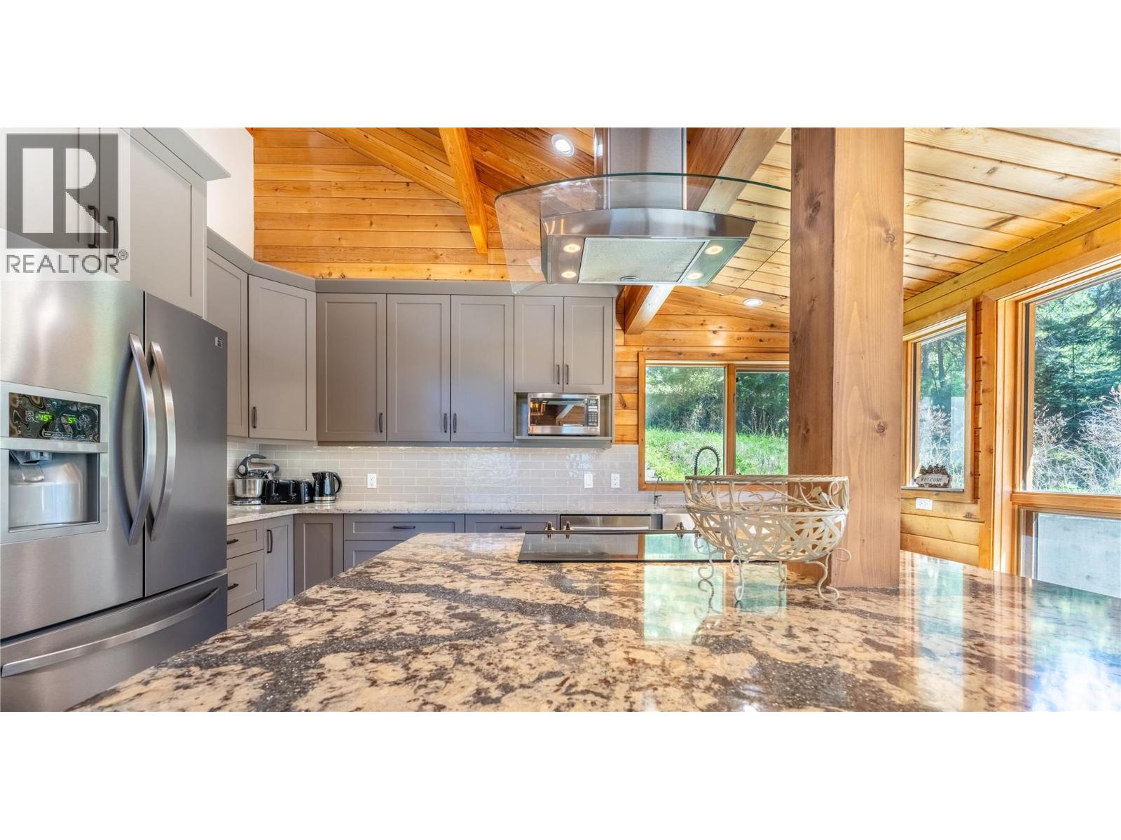 12437 Boswell Road, Boswell, British Columbia  V0B 1A0 - Photo 14 - 10381562