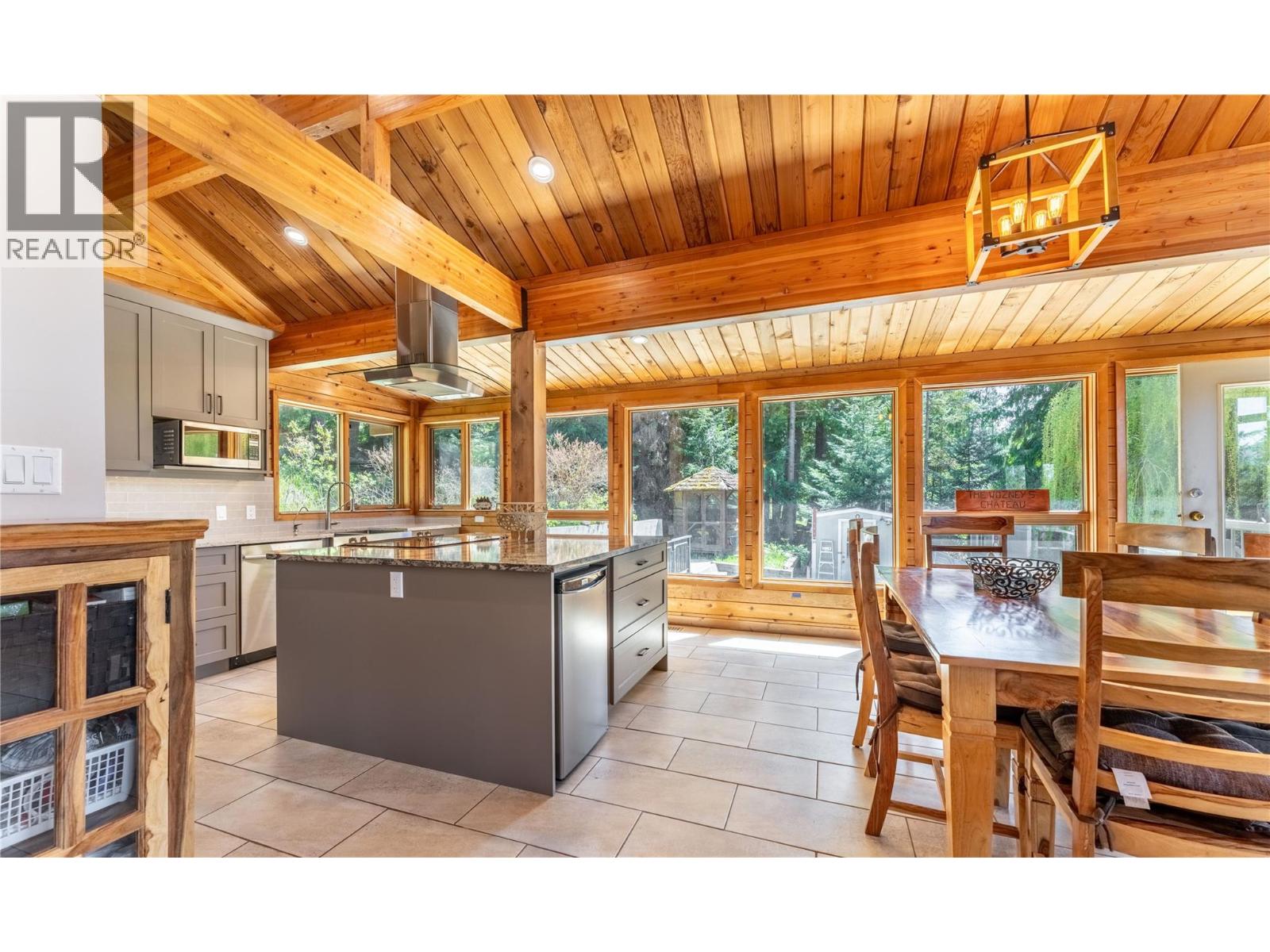 12437 Boswell Road, Boswell, British Columbia  V0B 1A0 - Photo 16 - 10381562