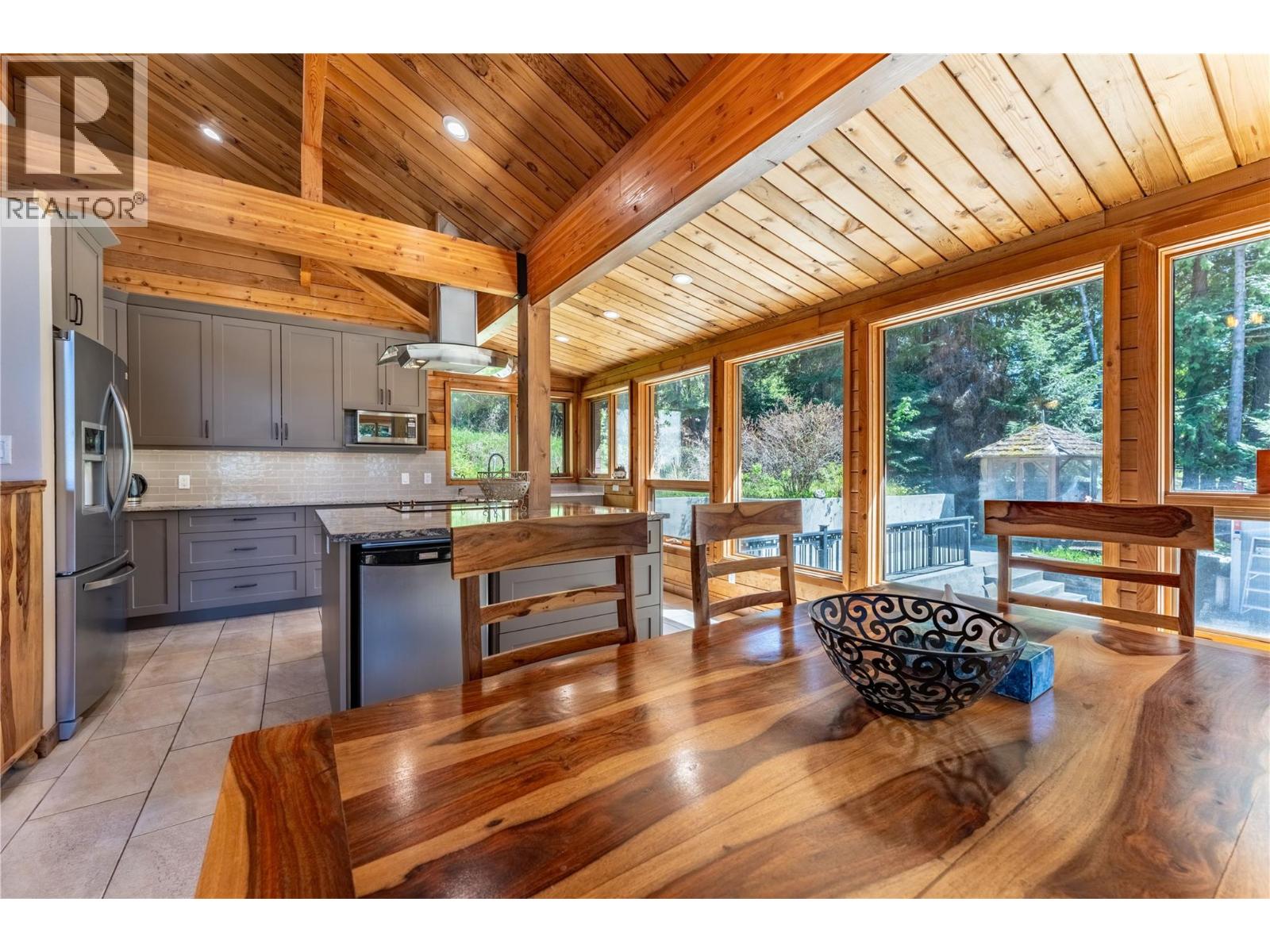 12437 Boswell Road, Boswell, British Columbia  V0B 1A0 - Photo 18 - 10381562