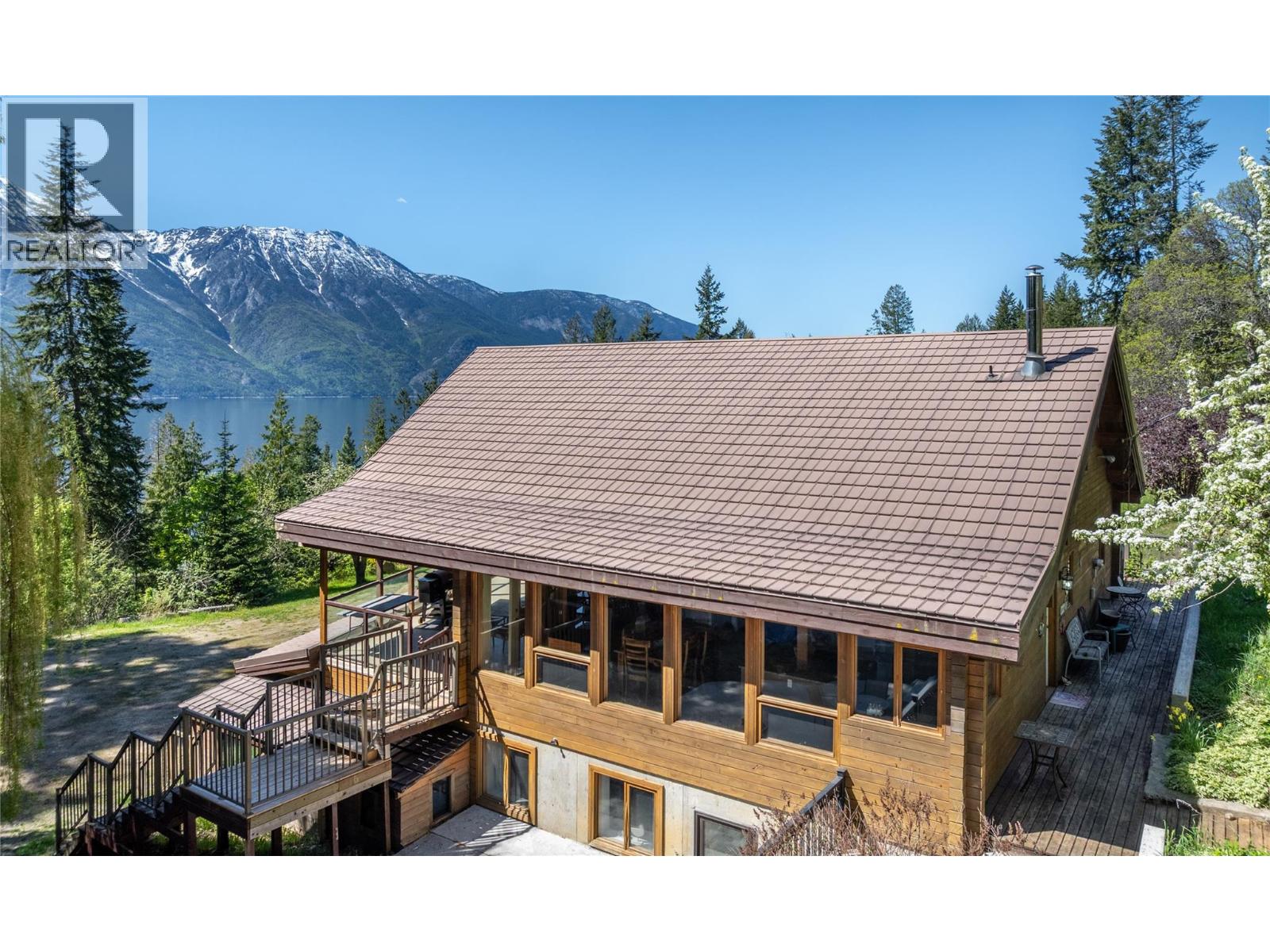 12437 Boswell Road, Boswell, British Columbia  V0B 1A0 - Photo 3 - 10381562