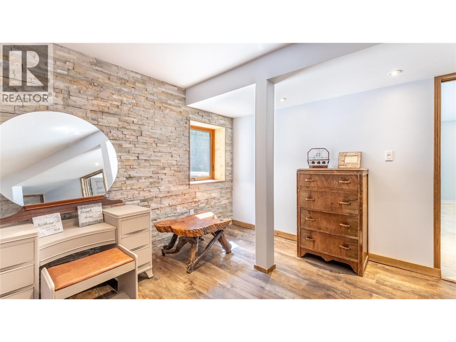 12437 Boswell Road, Boswell, British Columbia  V0B 1A0 - Photo 32 - 10381562