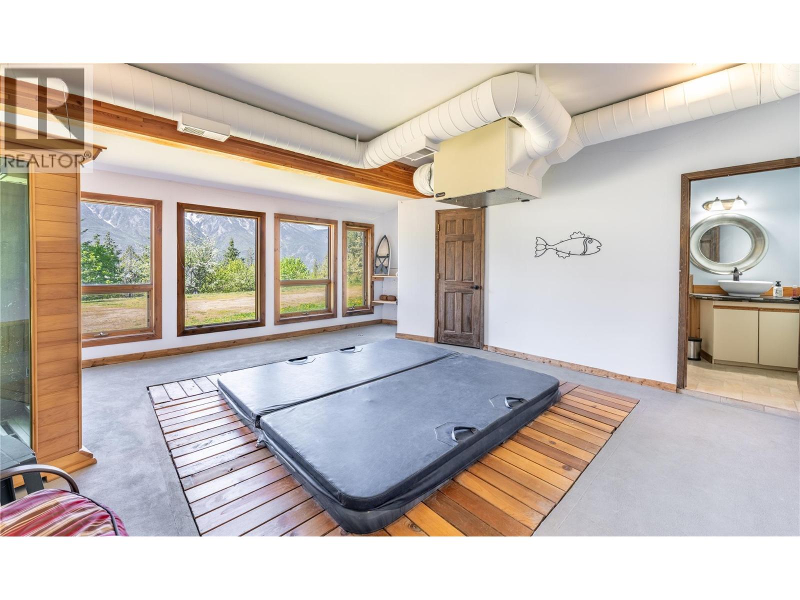 12437 Boswell Road, Boswell, British Columbia  V0B 1A0 - Photo 54 - 10381562