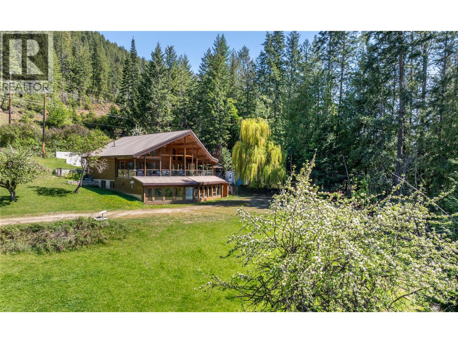 12437 Boswell Road, Boswell, British Columbia  V0B 1A0 - Photo 6 - 10381562