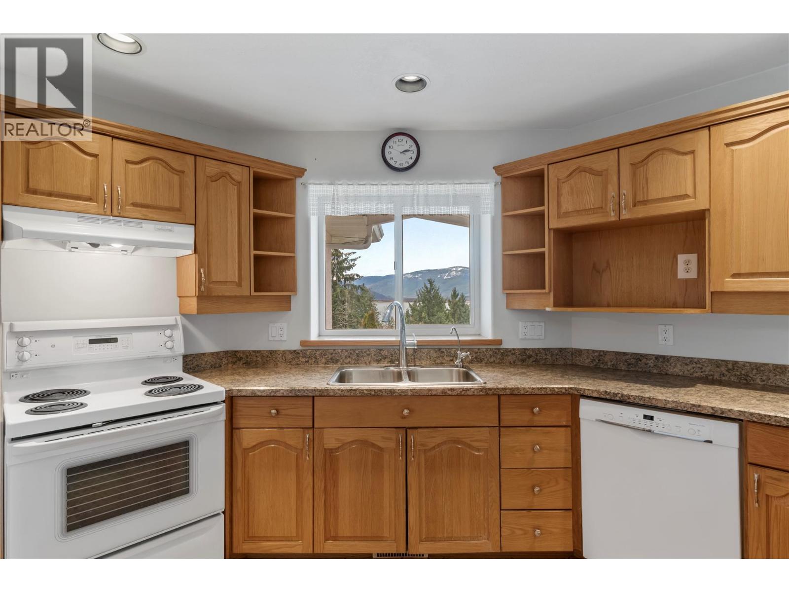 1131 50 Avenue Ne, Salmon Arm, British Columbia  V1E 3N1 - Photo 19 - 10381448