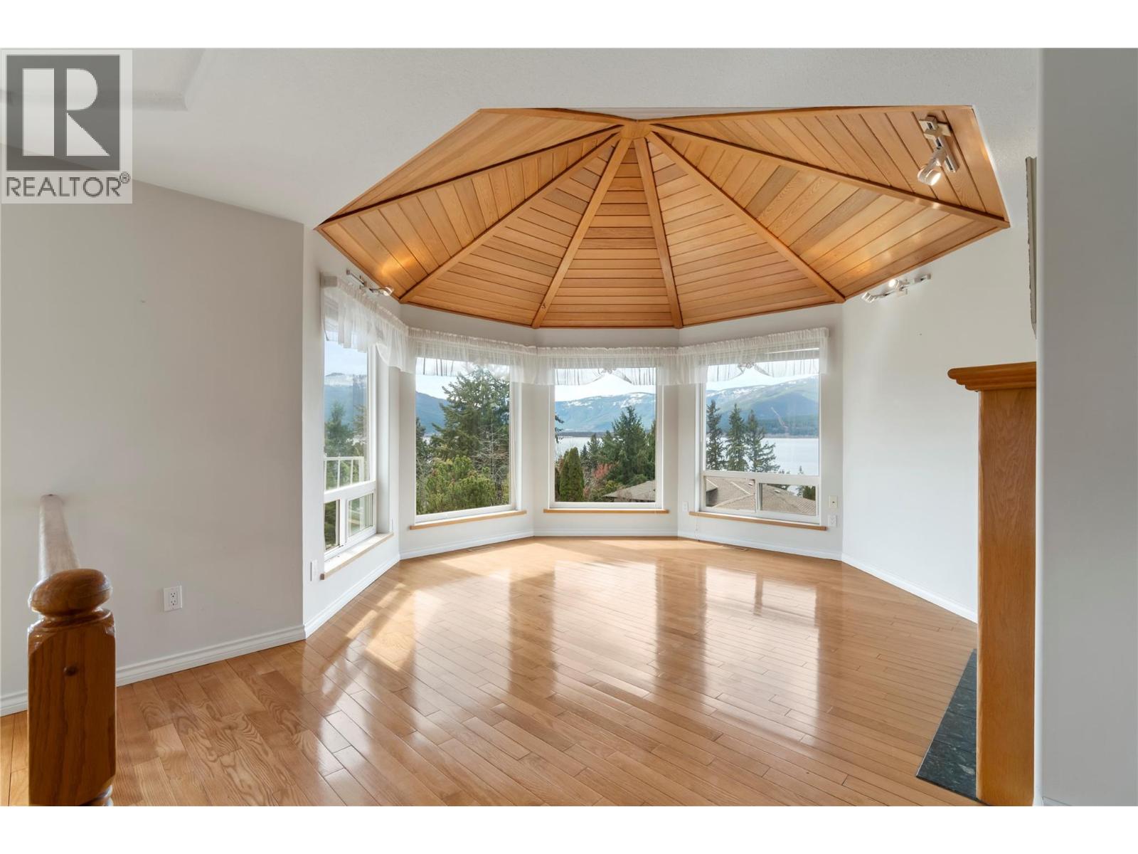 1131 50 Avenue Ne, Salmon Arm, British Columbia  V1E 3N1 - Photo 31 - 10381448