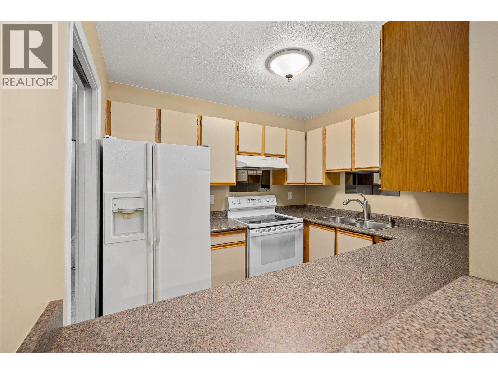 3160 De Montreuil Court Unit# 300, Kelowna, British Columbia  V1W 3W3 - Photo 11 - 10382586