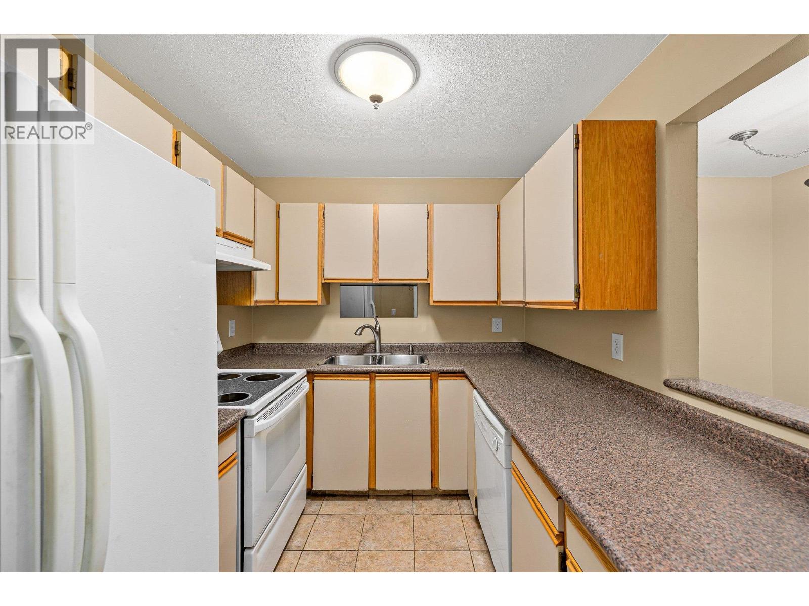 3160 De Montreuil Court Unit# 300, Kelowna, British Columbia  V1W 3W3 - Photo 12 - 10382586