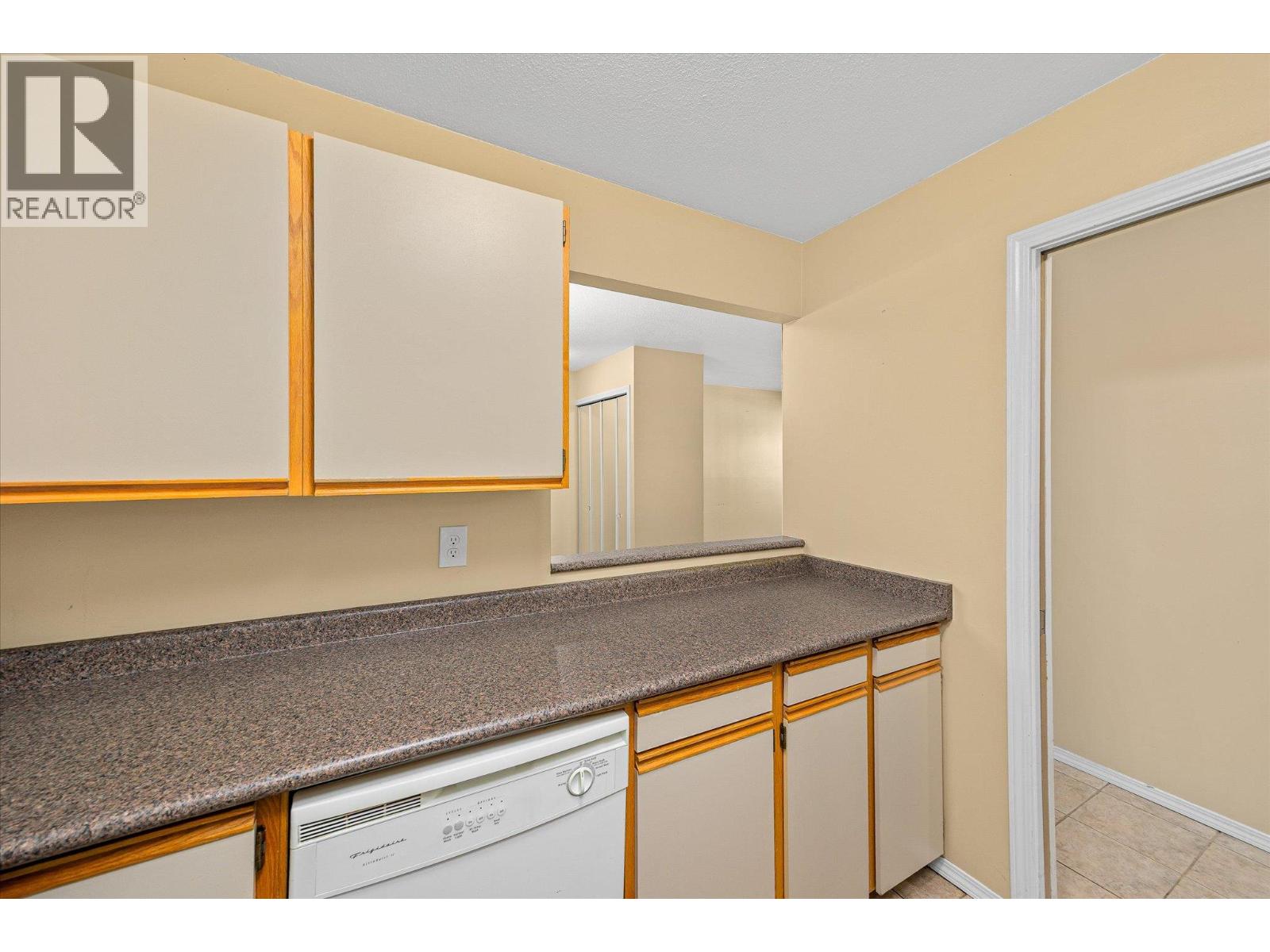 3160 De Montreuil Court Unit# 300, Kelowna, British Columbia  V1W 3W3 - Photo 14 - 10382586