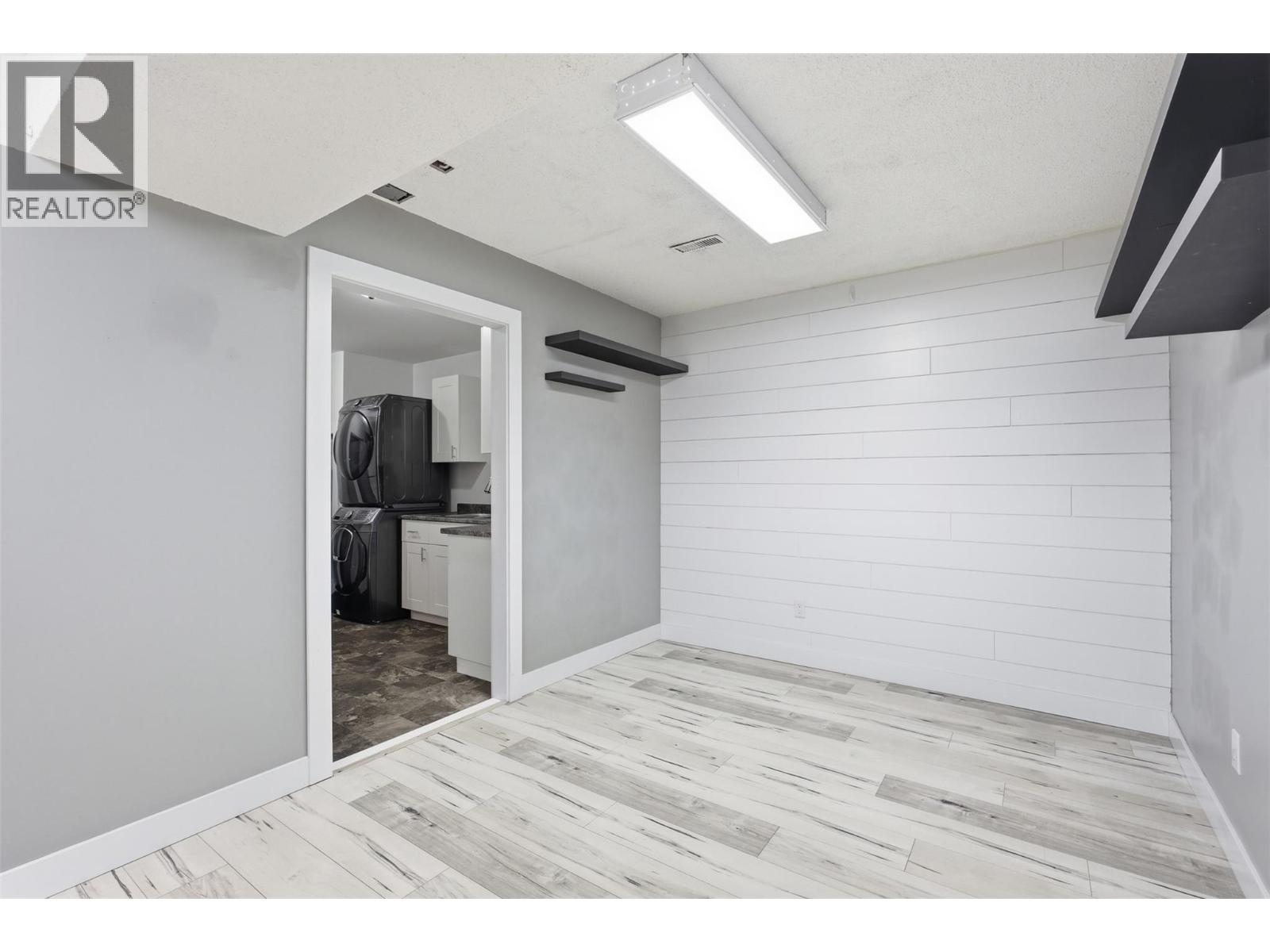 1024 Pembroke Avenue, Kamloops, British Columbia  V2B 1Z4 - Photo 32 - 10382448