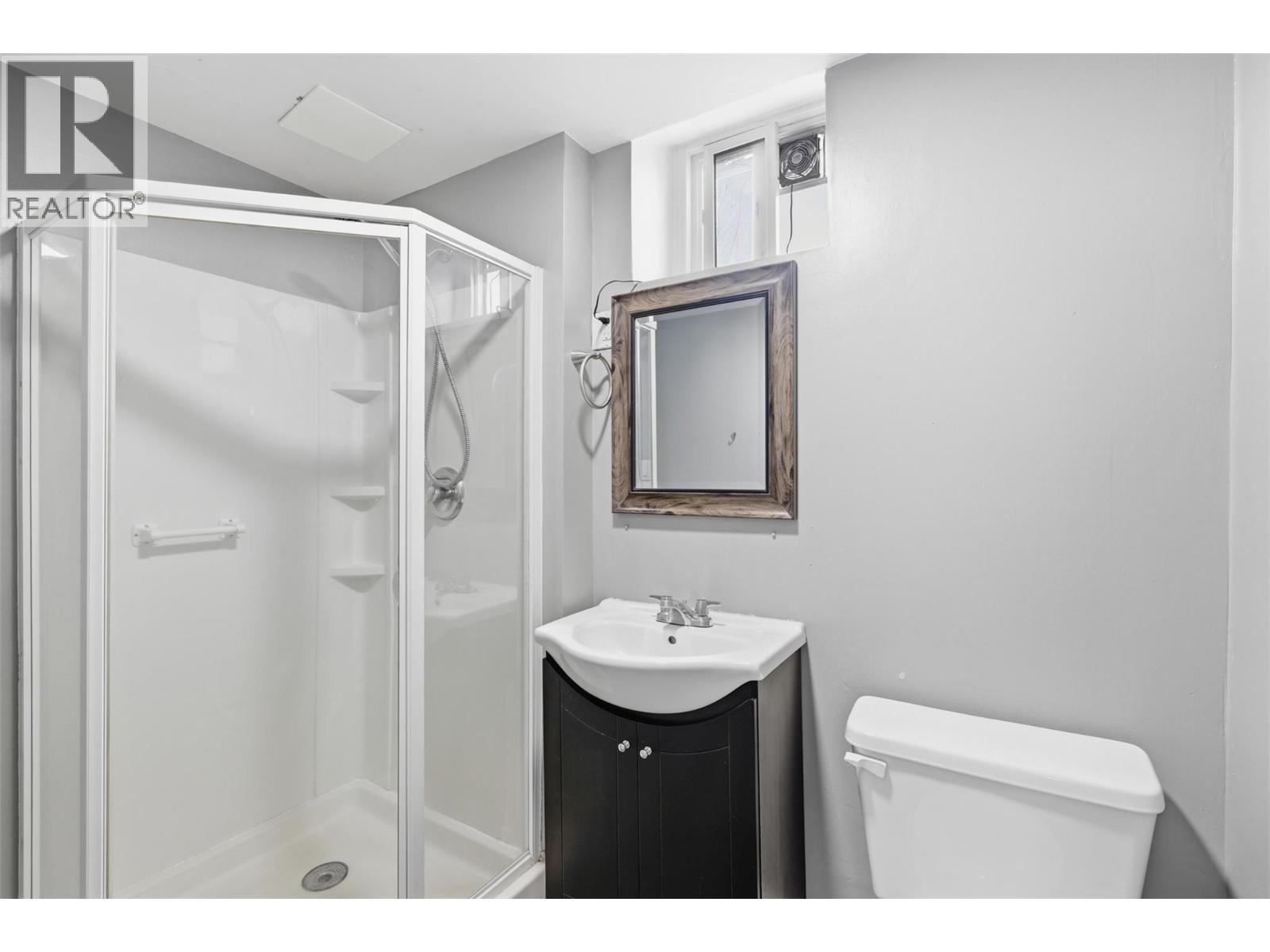 1024 Pembroke Avenue, Kamloops, British Columbia  V2B 1Z4 - Photo 35 - 10382448