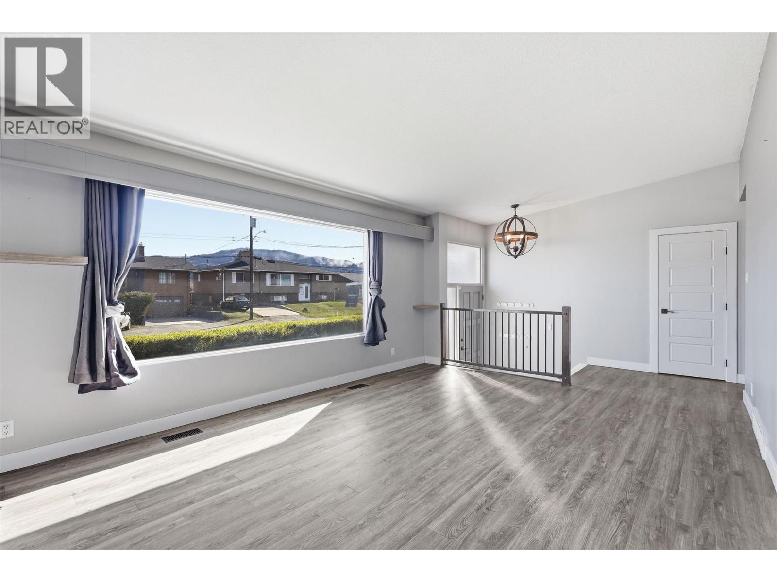 1024 Pembroke Avenue, Kamloops, British Columbia  V2B 1Z4 - Photo 8 - 10382448