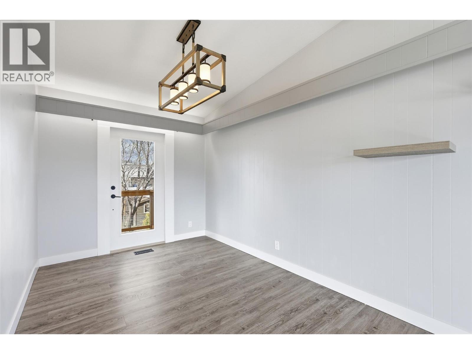 1024 Pembroke Avenue, Kamloops, British Columbia  V2B 1Z4 - Photo 9 - 10382448