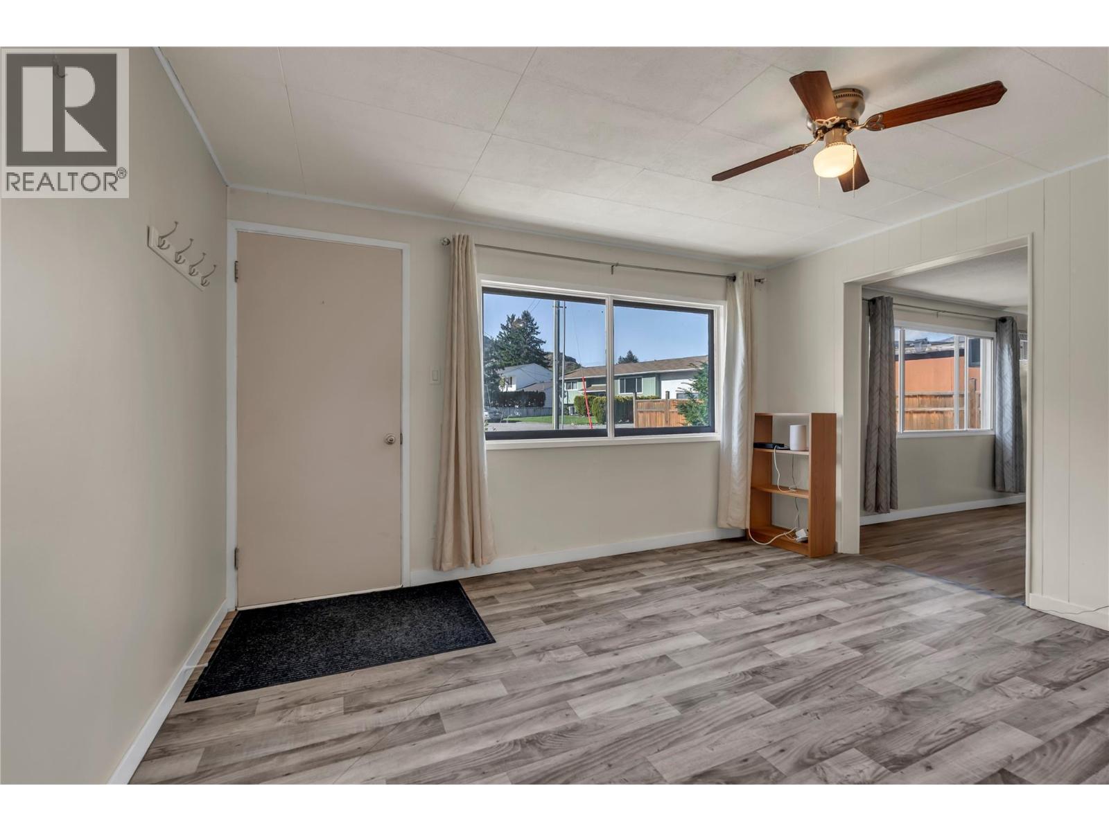 5900 Shamrock Place, Oliver, British Columbia  V0H 1T6 - Photo 11 - 10382804