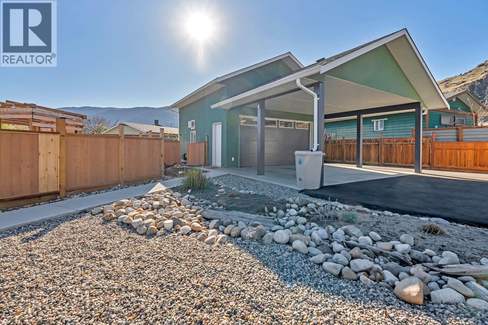 5900 Shamrock Place, Oliver, British Columbia  V0H 1T6 - Photo 5 - 10382804