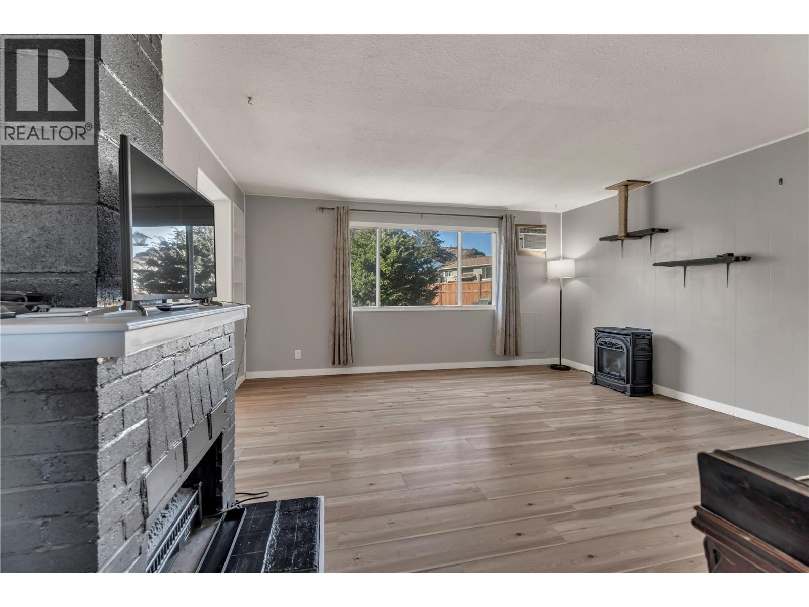 5900 Shamrock Place, Oliver, British Columbia  V0H 1T6 - Photo 8 - 10382804