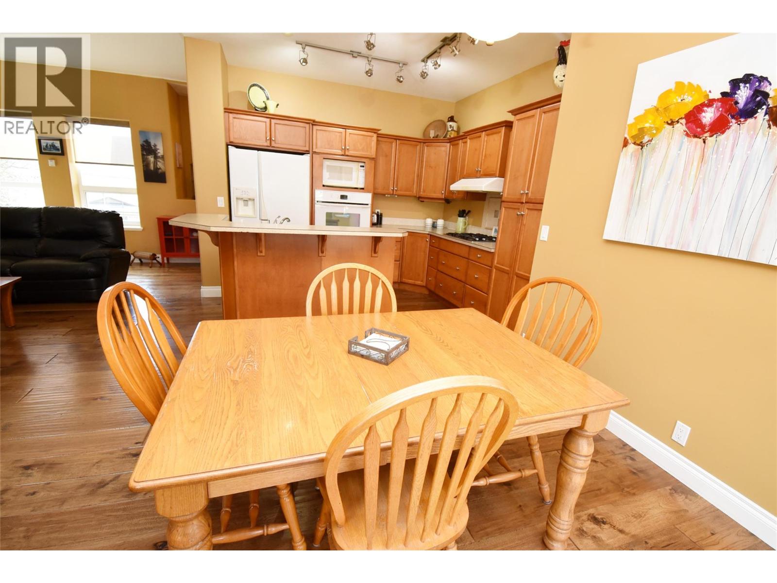 1936 Grandview Avenue, Lumby, British Columbia  V0E 2G0 - Photo 25 - 10382511