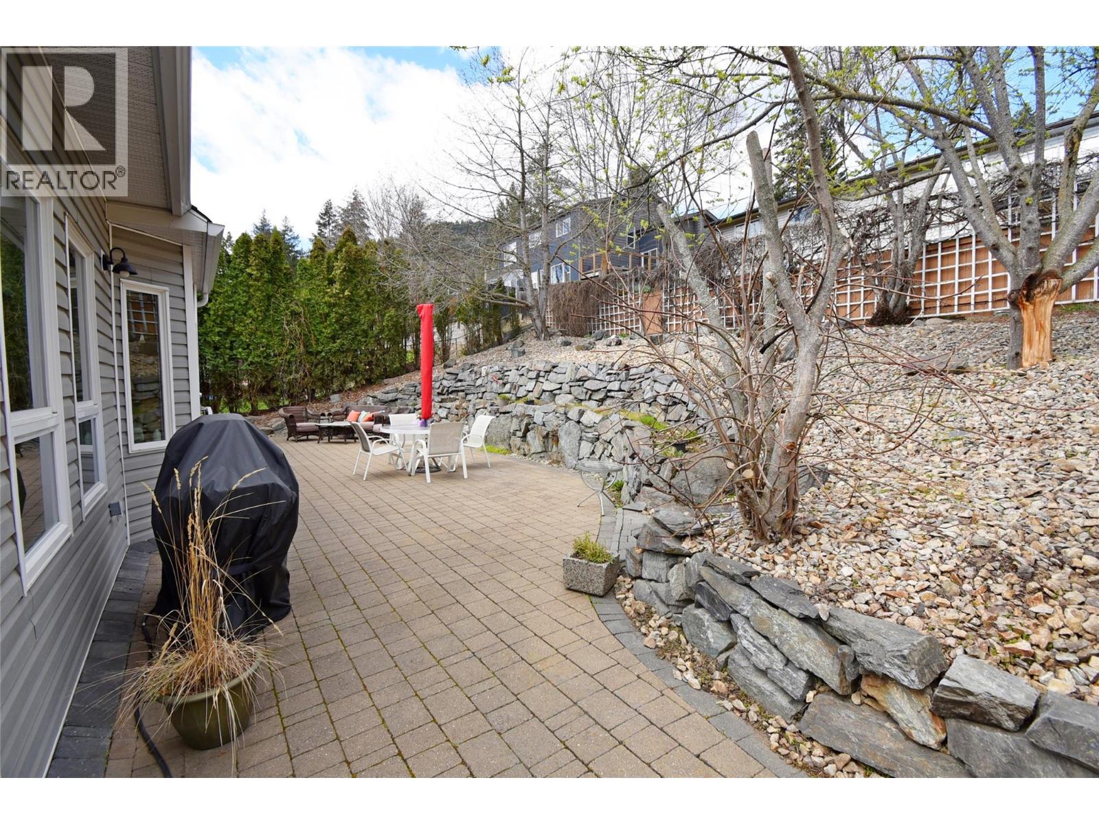 1936 Grandview Avenue, Lumby, British Columbia  V0E 2G0 - Photo 29 - 10382511