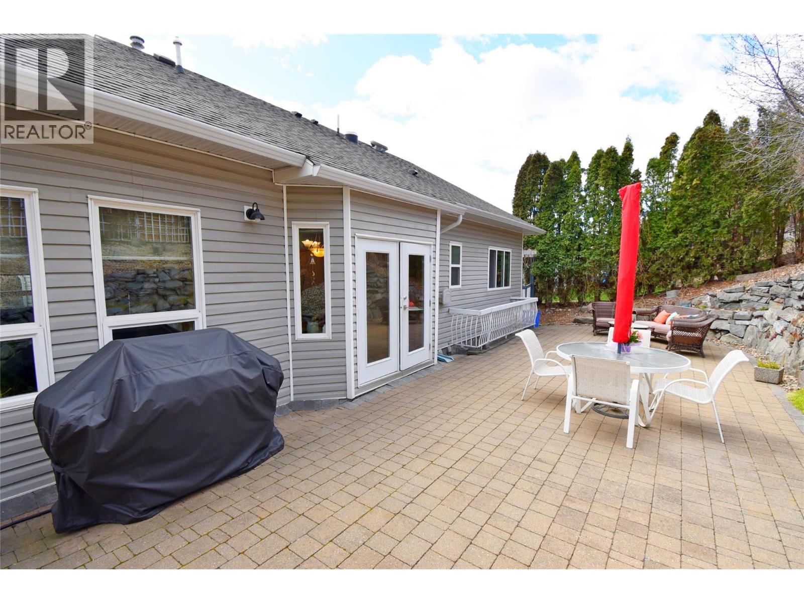 1936 Grandview Avenue, Lumby, British Columbia  V0E 2G0 - Photo 30 - 10382511