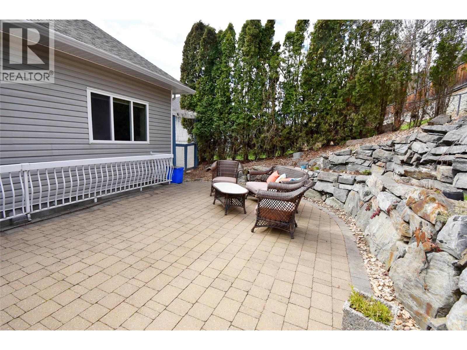 1936 Grandview Avenue, Lumby, British Columbia  V0E 2G0 - Photo 32 - 10382511