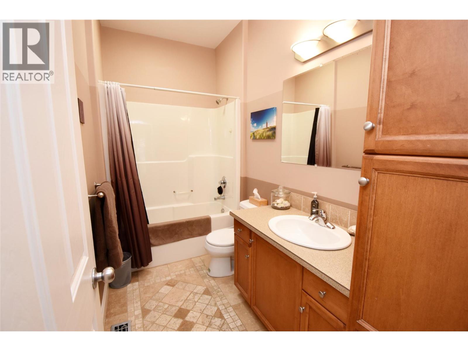 1936 Grandview Avenue, Lumby, British Columbia  V0E 2G0 - Photo 36 - 10382511