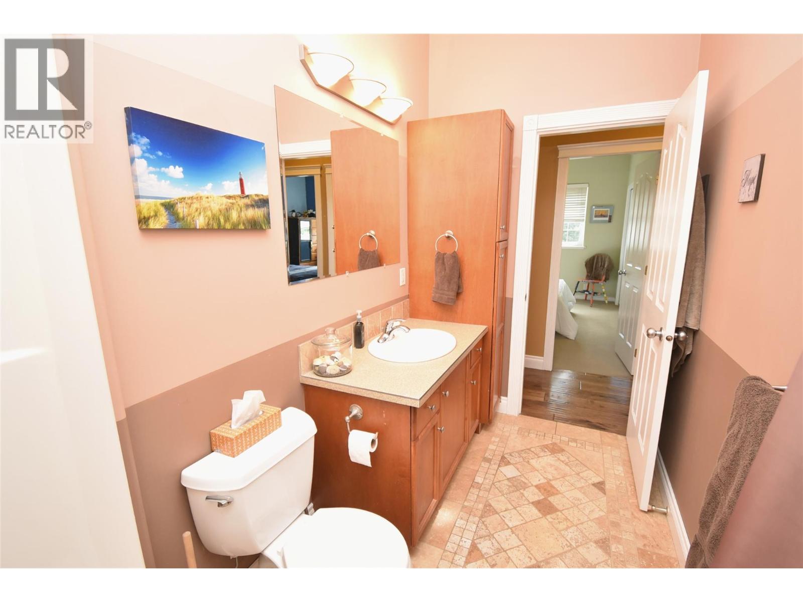 1936 Grandview Avenue, Lumby, British Columbia  V0E 2G0 - Photo 37 - 10382511