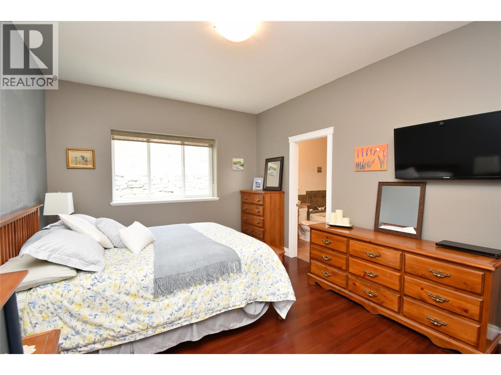 1936 Grandview Avenue, Lumby, British Columbia  V0E 2G0 - Photo 39 - 10382511